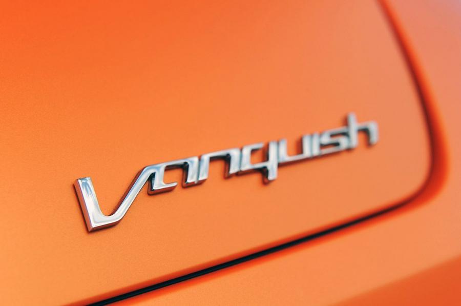 Логотип Aston Martin Vanquish 2012 года  (NA) (фото 73 из 182)